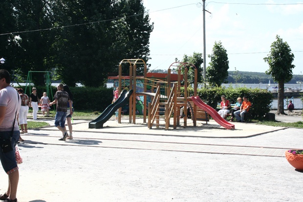 дитячий майданчик парк Шевченка реконструйований