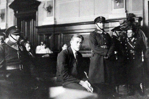 21 жовтня 1933 р. – вбивство ОУН радянського консула в Львові на знак протесту проти голодомору