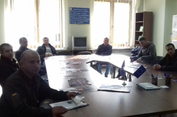 У Тернопільському центрі зайнятості орієнтували безробітних на службу за контрактом в Національній гвардії України