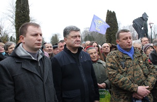 Віче біля памятника С. Бандері за участю Народного Депутата Петра Порошенка