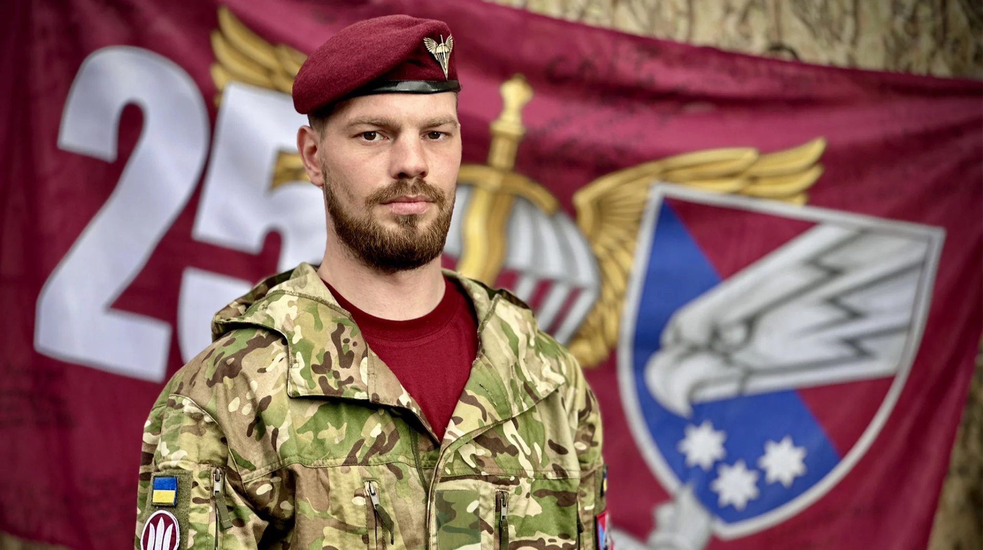 Десантник «Ірландець» Ященко, Герой України, у формі 25-ї бригади з червоним беретом