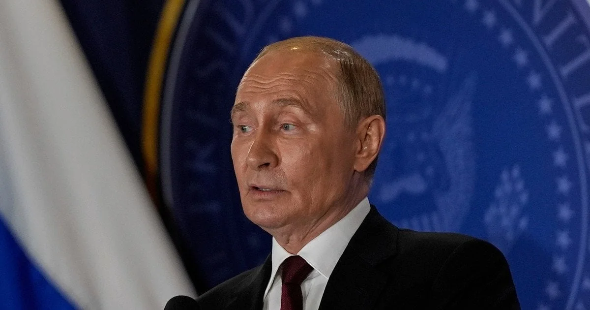 Володимир Путін пропонує перемиря на День Перемоги за трибуною Кремля