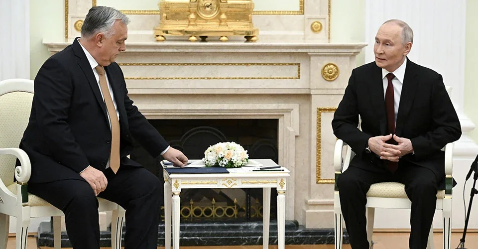 Володимир Путін і Віктор Орбан за столом переговорів у Кремлі