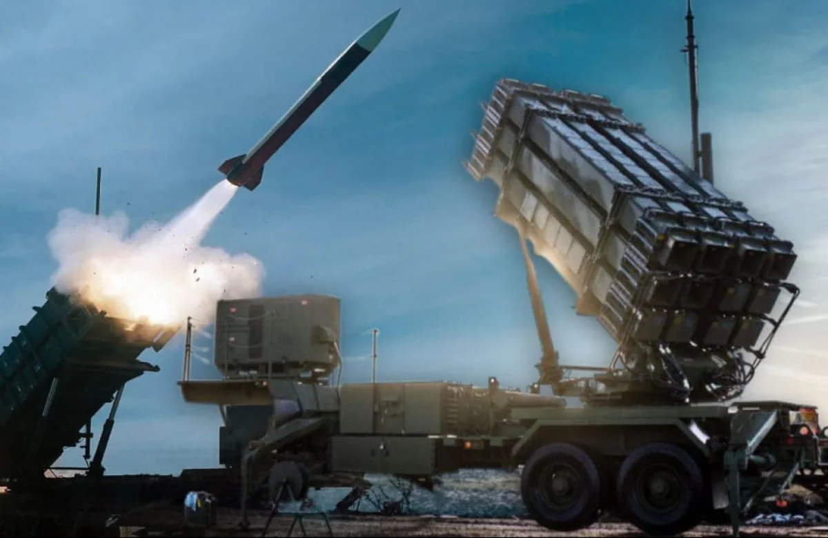 Запуск ракети Patriot силами ППО України по одній на загрозу