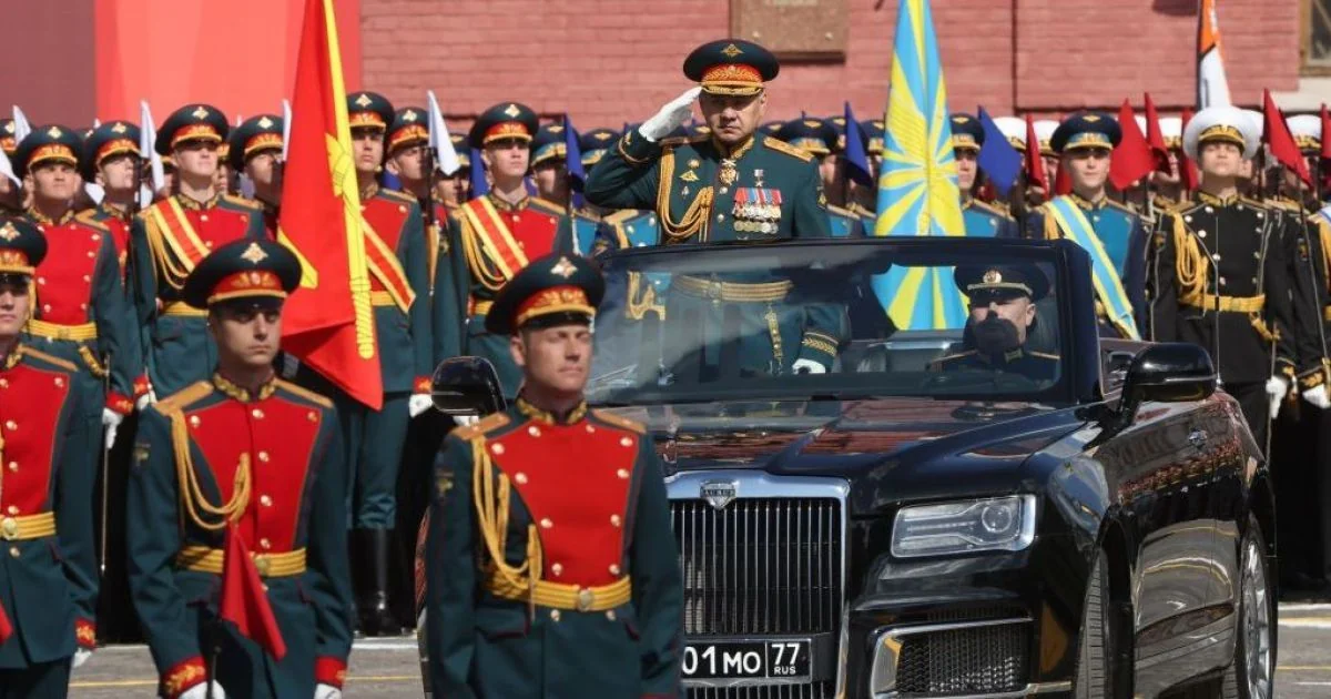 Колона російських військових на параді 9 травня в Москві