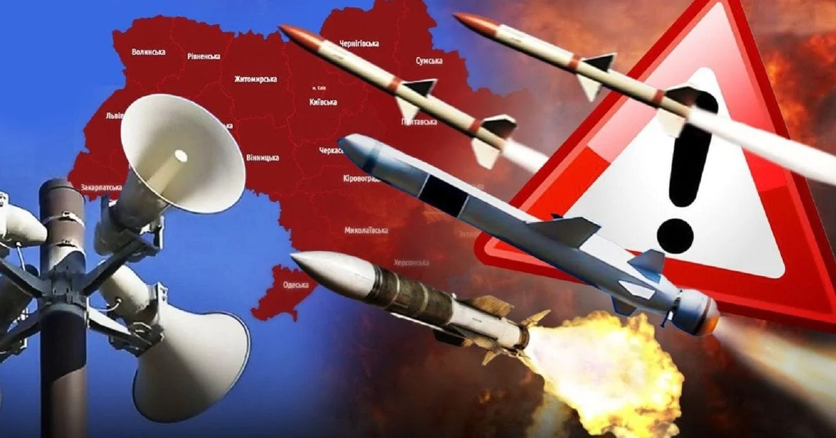 Карта Росії з ракетами, мегафонами та знаком небезпеки для удару по Україні