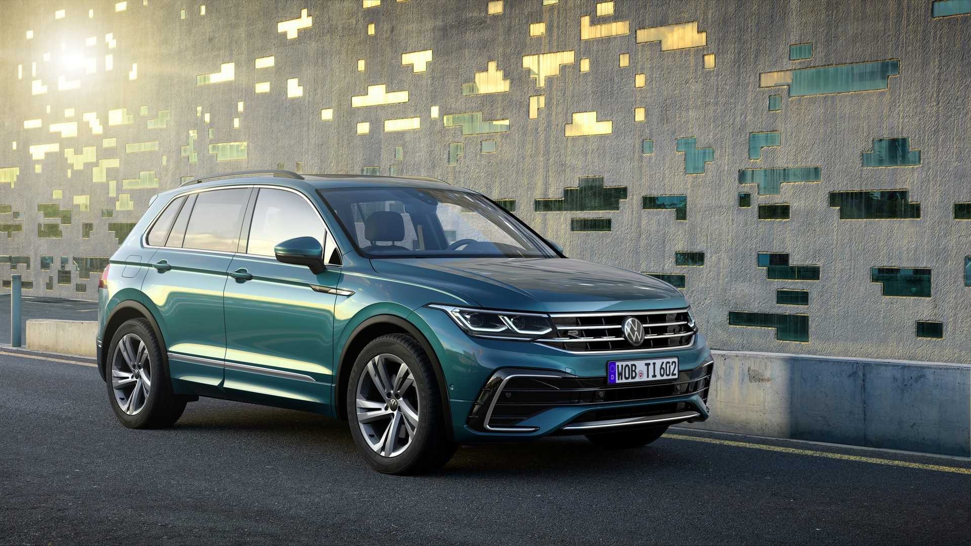 Бірюзовий Volkswagen Tiguan з номером З11ПП, лідер вживаних кросоверів в Україні