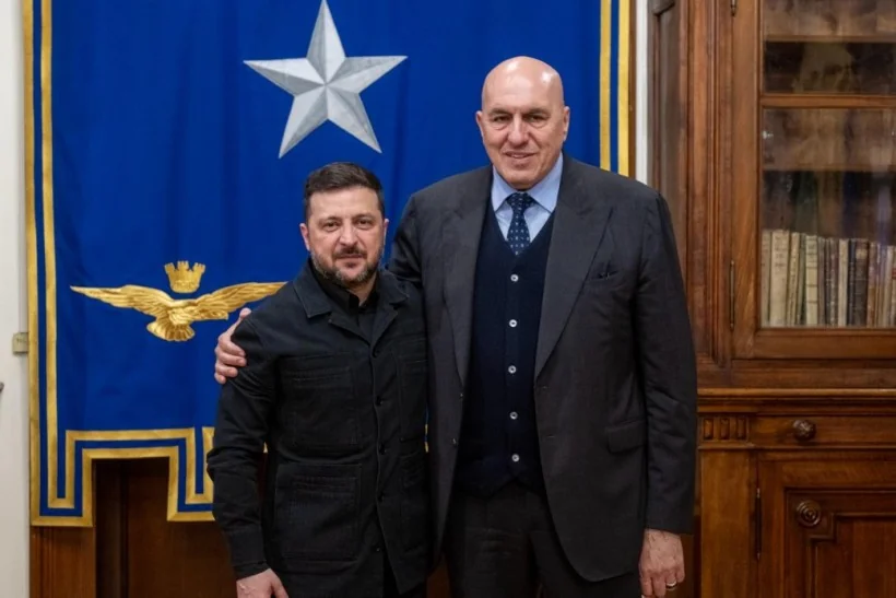 Президент Зеленський з партнером на тлі прапора під час переговорів про ППО