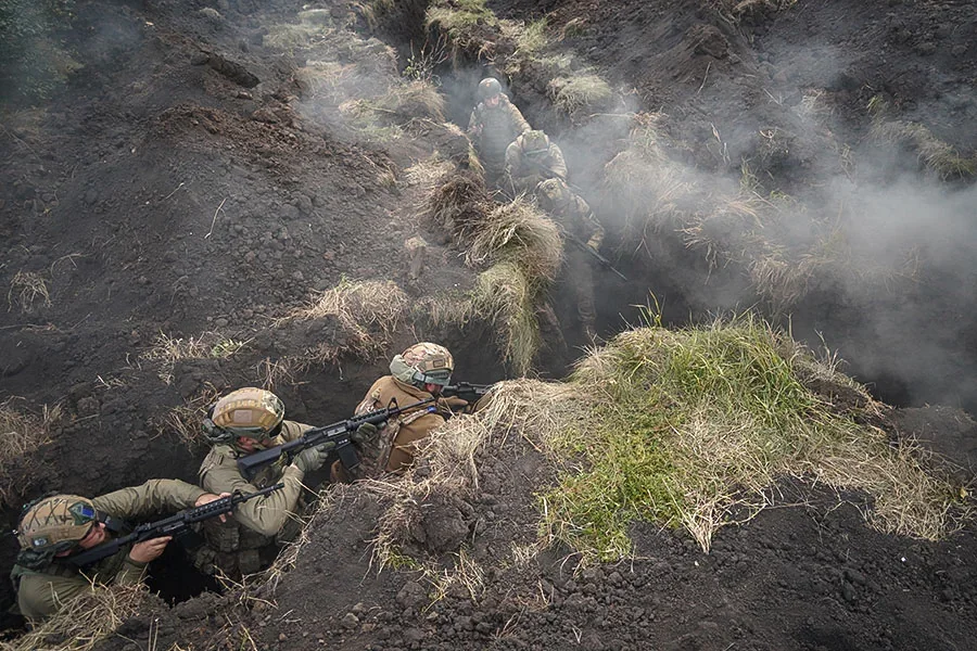 Бійці підрозділу Артан ГУР у траншеї під час штурму Степногірська