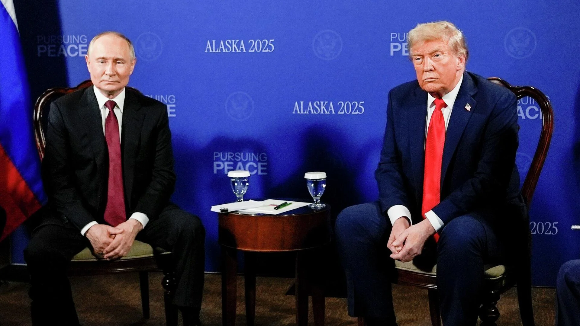 Володимир Путін і Дональд Трамп на переговорах щодо угод Анкориджа в Алясці 2025.