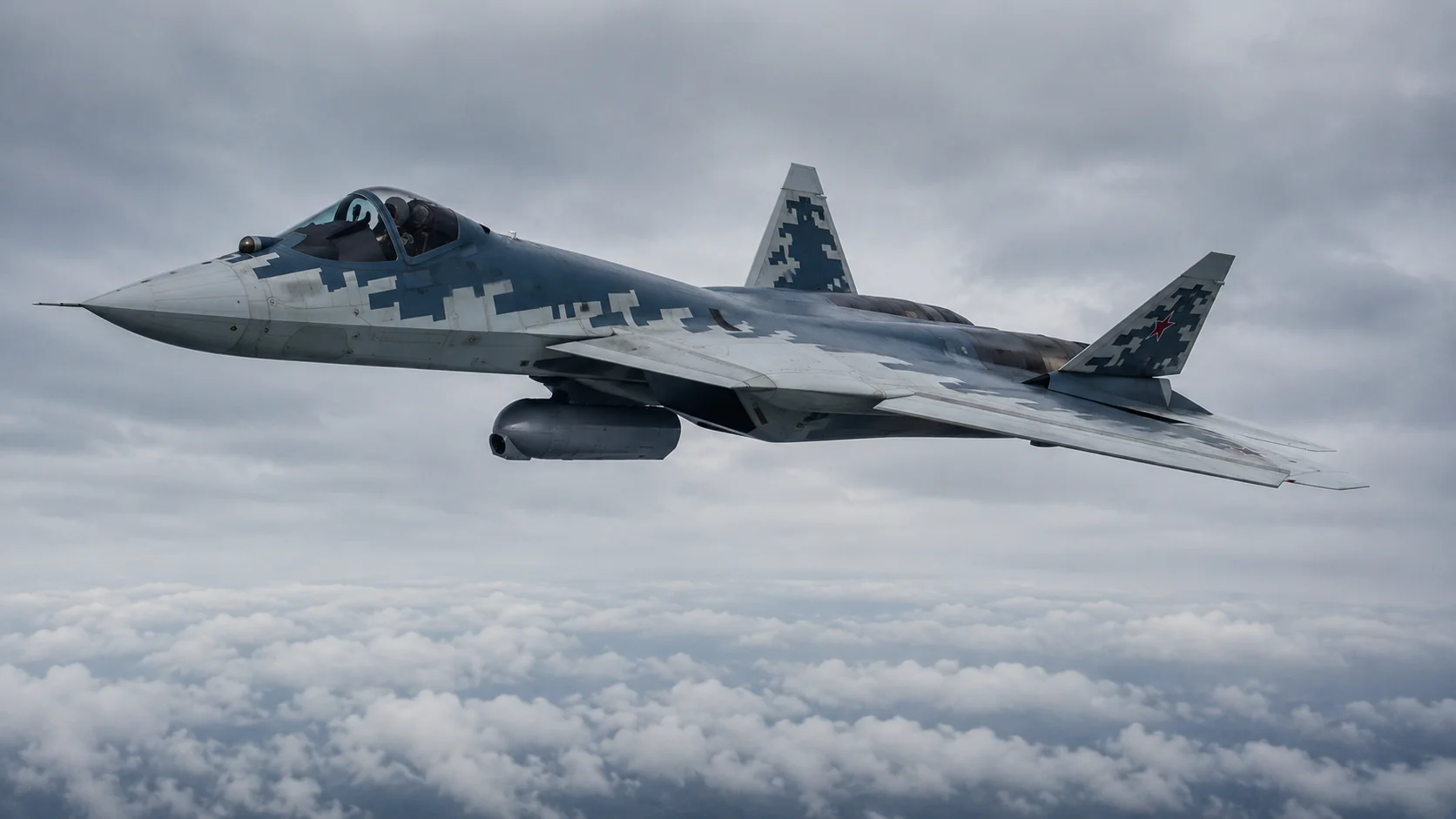 Су-57 з підвісним контейнером 101КС-Н полює на дрони