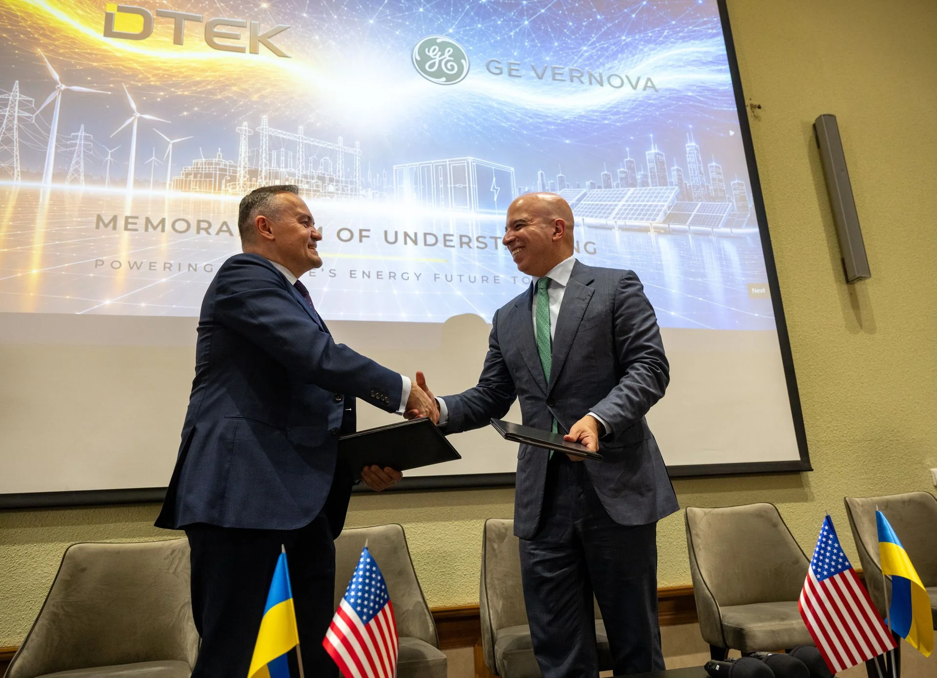 Представники ДТЕК та GE Vernova укладають меморандум про співпрацю на €900 млн
