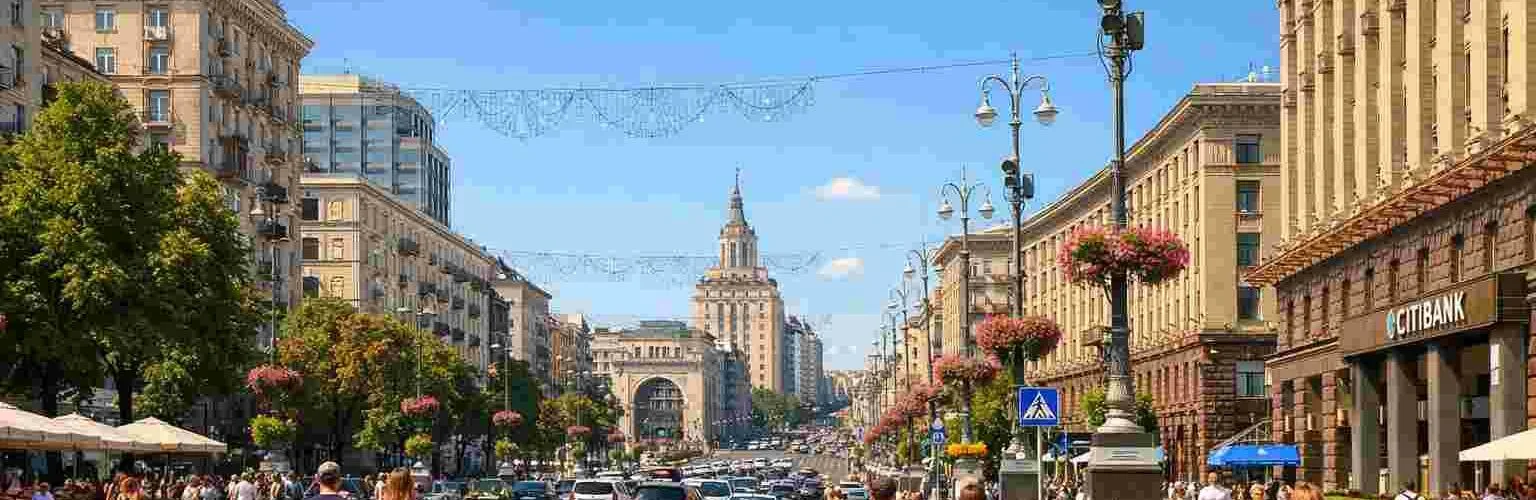 Сонячний день на центральній вулиці Києва за прогнозом на 25 червня