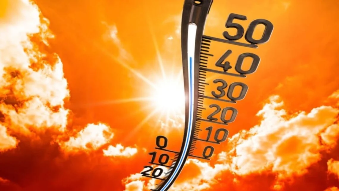 Термометр показує понад +35° на тлі спекотного сонця в Україні