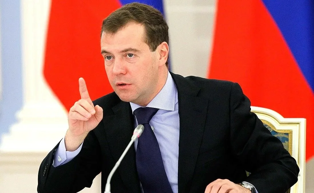Дмитро Медведєв виступає із заявою про право США ухвалювати рішення за інших