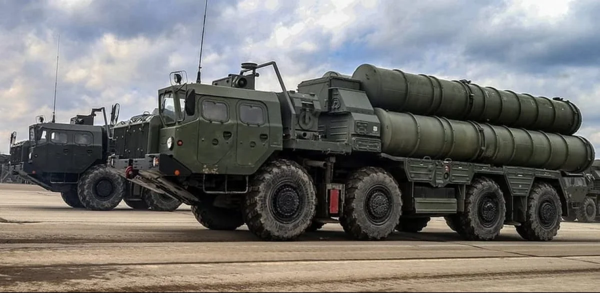 Пускові установки зенітного комплексу С-400, для ураження яких потрібні супутникові дані